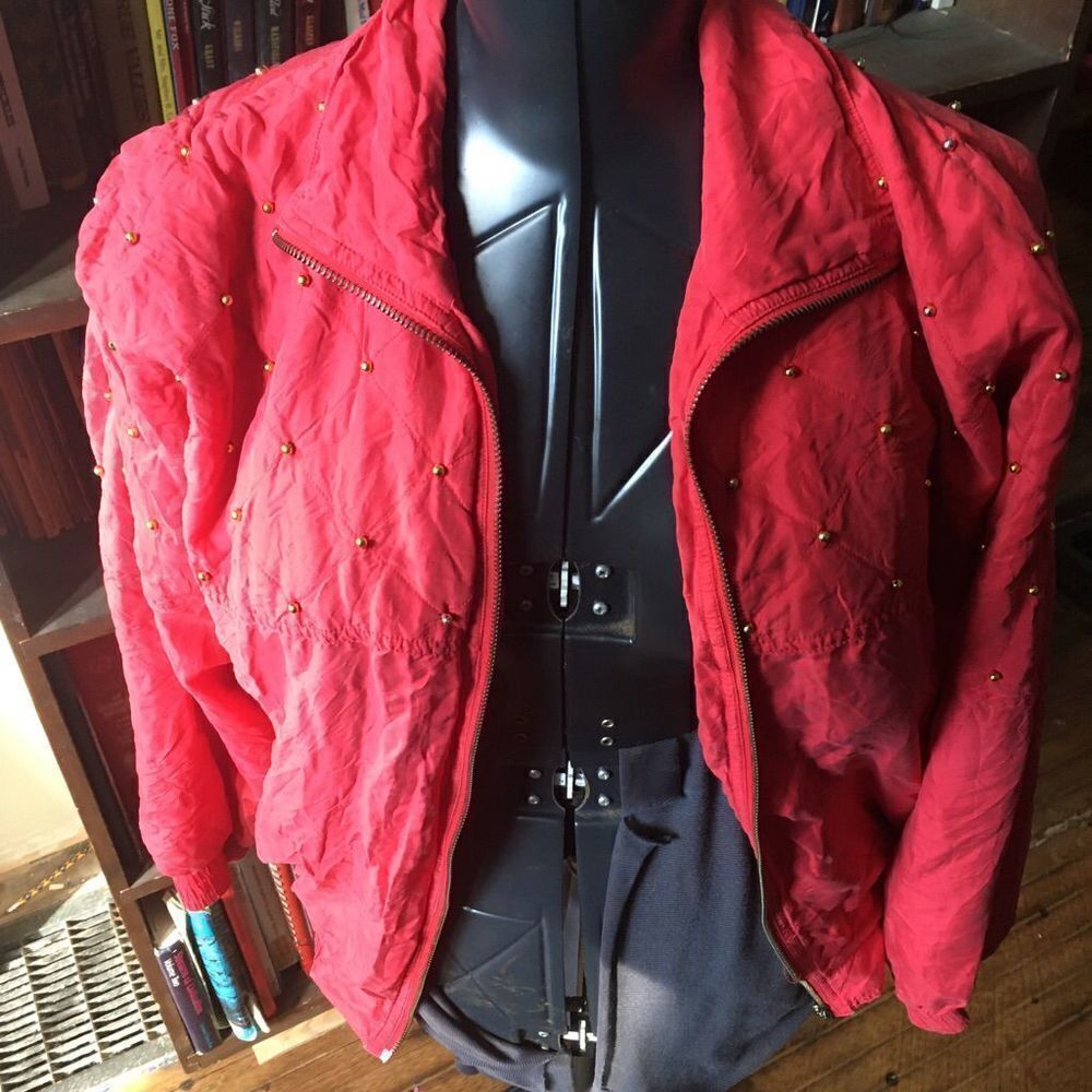 Fuda International M vintage 100% silk quilted brass bead red jacket